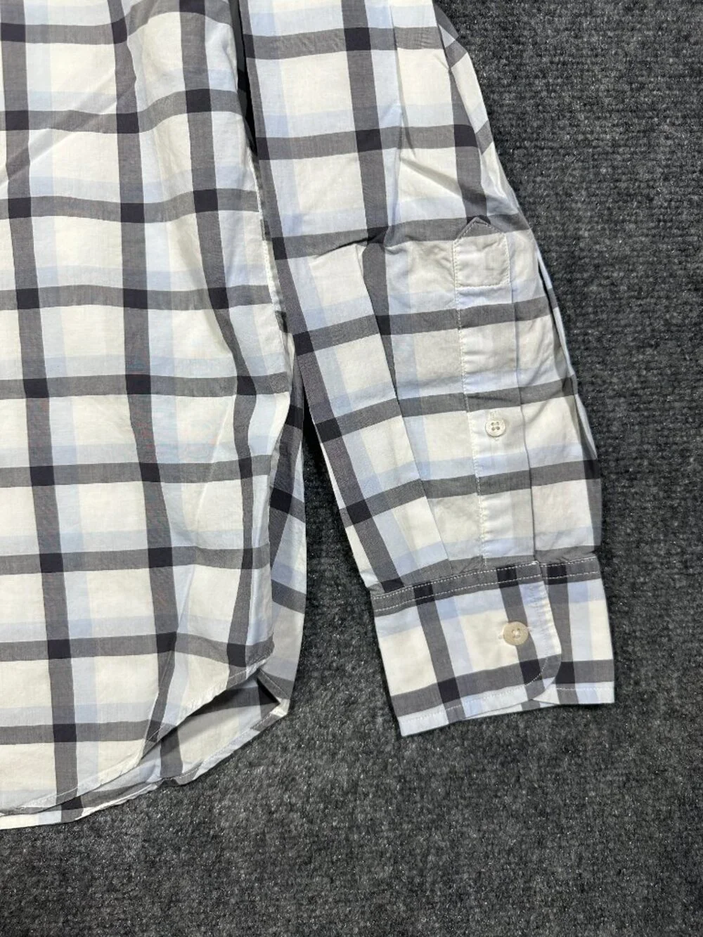 J Crew Shirt Mens Medium Button Down Blue Gray  Cotton Plaid Long Sleeve Pocket